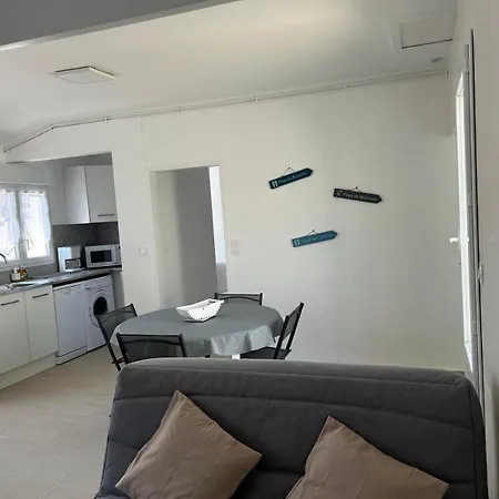 Holiday home Maison * 2/4 Pers* Sur