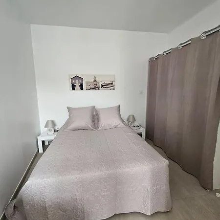 Maison * 2/4 Pers* Sur * 滨海雅尔